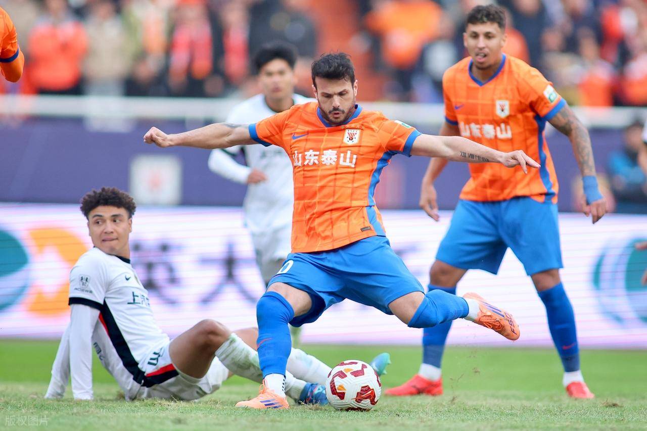 欧宝体育官网-赛地聚焦：中超集结日热度飙升，浙江稠州防线松动，信心回归，团队化学反应显著