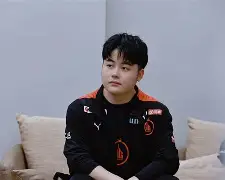 欧宝体育官网入口-关键时刻夏洛特黄蜂队长鼓劲——全明星赛节点到来，质疑声仍在，控场能力受关注